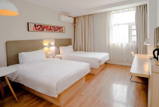 Гостиница Huating Hotel (Wuhan Jiangxia Yijia Shopping Plaza Branch)