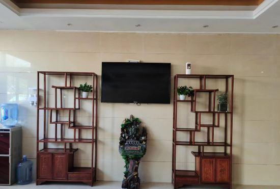 Гостиница Xinyang Yuelong Hotel