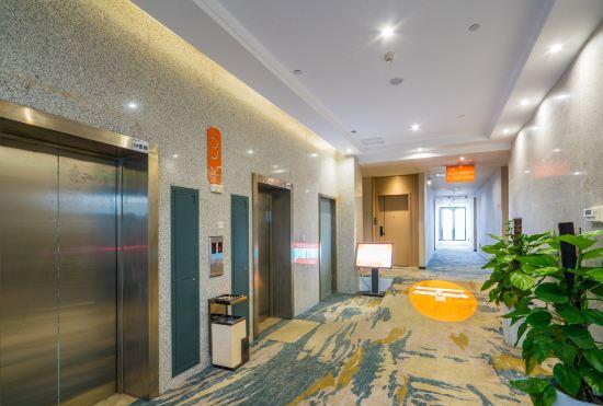 Casa Eve Hotel (Yuyao High-speed North Railway Station)