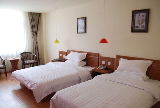 Гостиница Zibo Hongwei Hotel