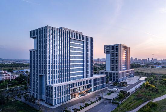 Гостиница Yantai Penglai Administrative Service Center Atour Hotel