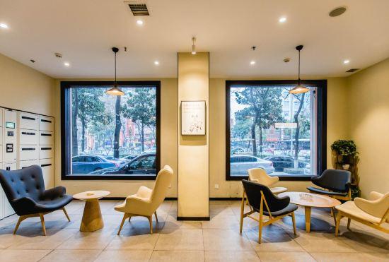 Hotel Hanting Express (Yueyang Middle Baling Road Pedestrian Street)