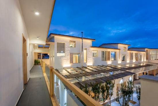 Гостиница Leon Yu Mu Zhi Ye Designer Homestay (Dukezong Ancient City Store)