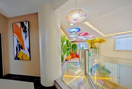 Гостиница Champs Rainforest Resort Hotel (Dukezong Ancient City Branch)