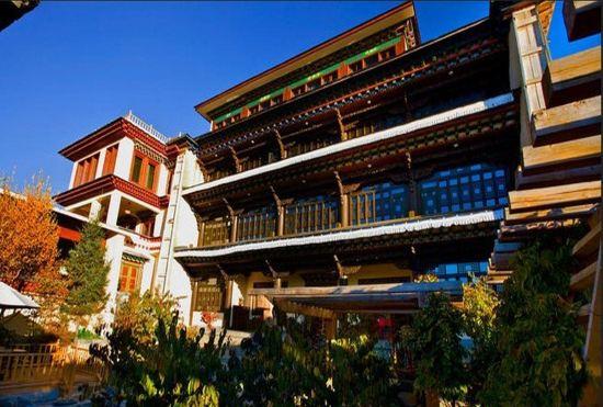 Гостиница Songtsam Shangri-La Lvgu Lodge
