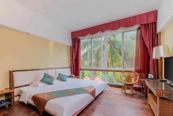 Гостиница Azure Bay Resort