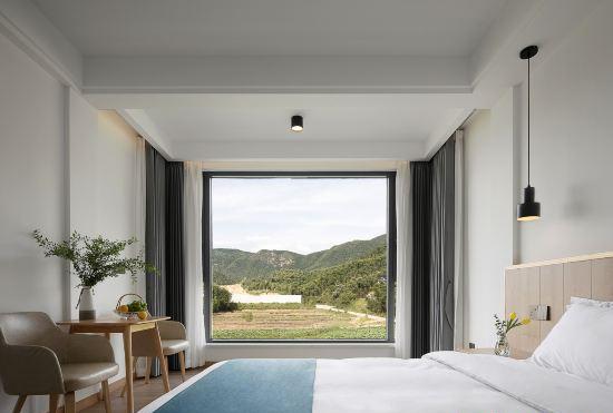 Hotel Yunshang Grassland Yueshe Plain Parent-child Villa Meisu (Anji Xianlongxia Drifting Store)