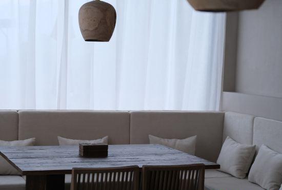 Chunfeng Baiyang Waiting For The Wind Rustic Luxury Hotel