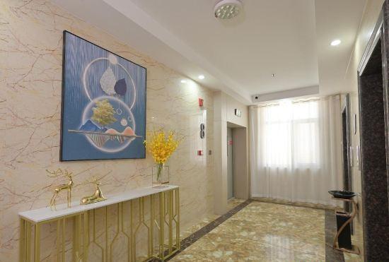 Yishang Hotel (Zhangye West Railway Station Bell and Drum Tower)