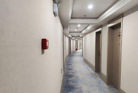 Гостиница Xingcheng Hotel (Zhangye Runquan Lake Bell and Drum Tower Hotel)