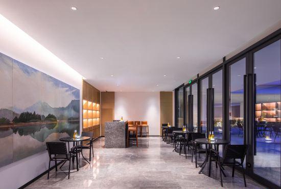 Yingde Jiqingli Xianhu Hotel