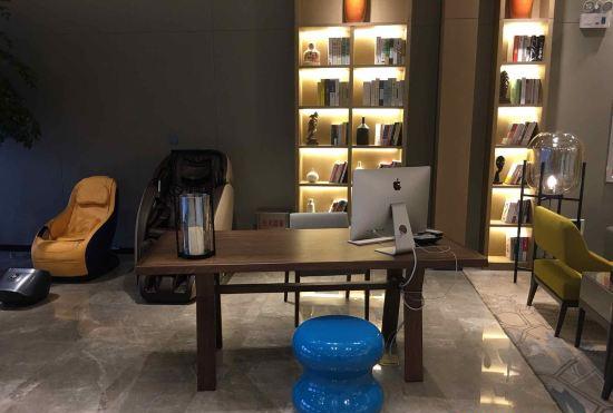 Гостиница Hongbao Hotel (Xuchang Caowei Ancient City Pang Donglai Times Square)