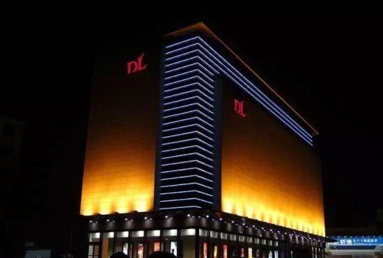 Гостиница Xuchang Three Kingdoms Hotel (Pang Donglai Times Square Caowei Ancient City Branch)