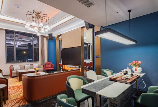 Гостиница Berth Times Hotel  Jingmen