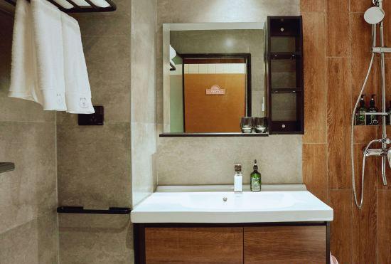 Xinzheng Good Friend Smart Hotel (Henan Engineering College Longhu Campus Branch)