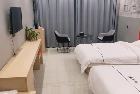Гостиница Jingyue Hotel (Gangli BYD Factory Store)