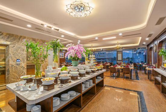Golden Lotus Hotel Da Nang - Rooftop Bar Sea View