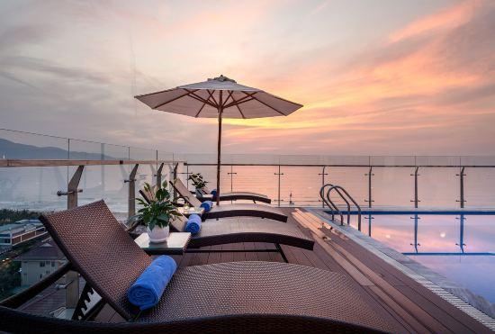 Sunny Ocean Hotel & Spa