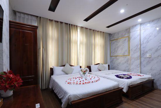 T Y Hotel