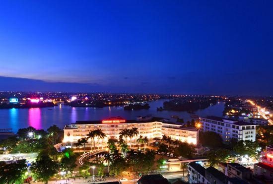 Гостиница Century Riverside Hue
