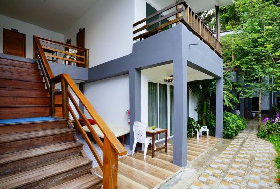 Hotel Apple Beachfront Resort