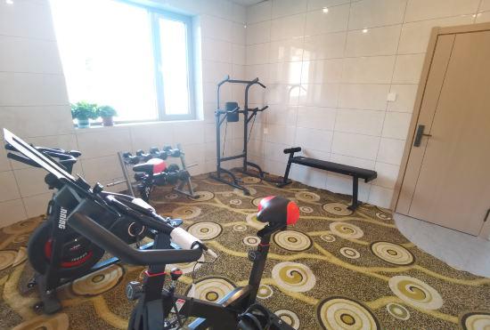 Гостиница Erlanghe Xueyun Holiday Hotel