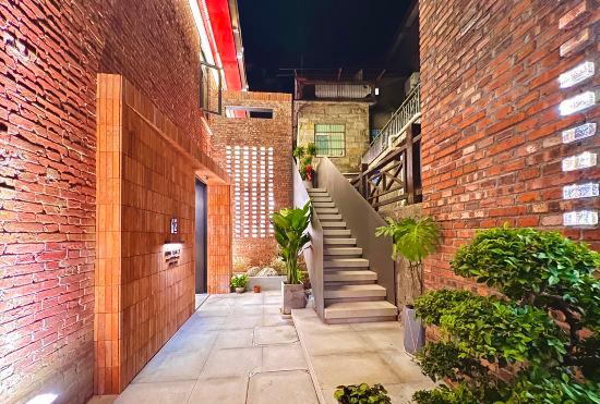 Гостиница Lushanhong House B&B