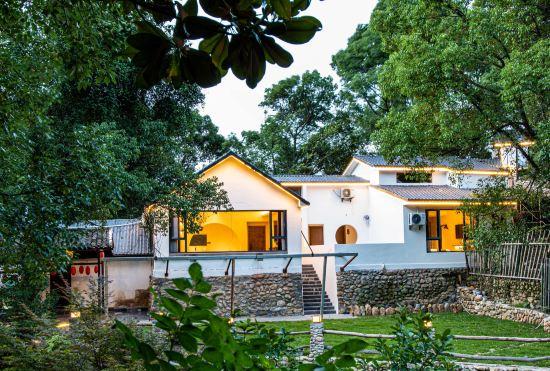 Гостиница Floral Hotel·Laigui road Wang B & B (Donglin Temple Lushan cableway store)