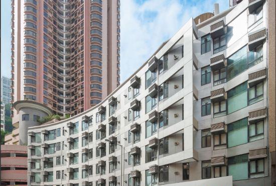 Hotel Eaton Residences, Village Road