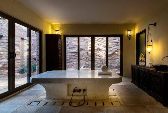 Гостиница Sharq Village & Spa, a Ritz-Carlton Hotel