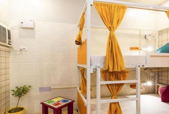 Гостиница Madpackers Amritsar Bunks, Rooms, & Community