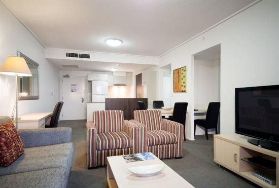 Hotel Oaks Brisbane Aurora Suites