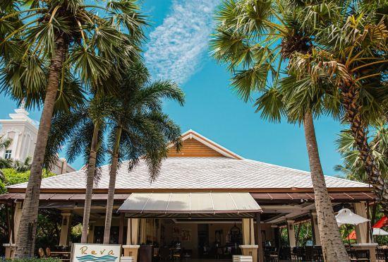 Hotel Ravindra Beach Resort & Spa