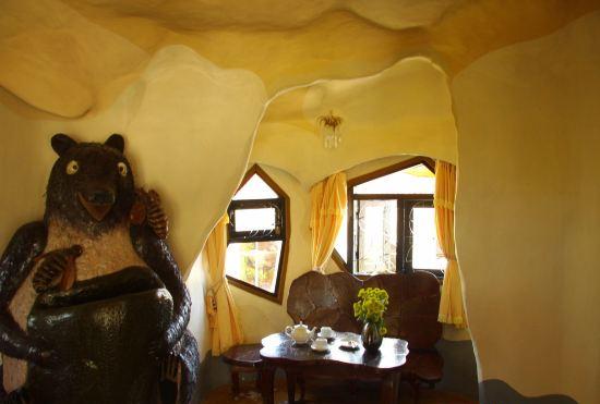 Hotel Crazy House