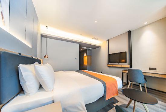 Yi shang  HOTEL (Leshan High Speed Railway Station)