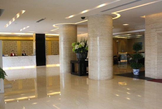 Plato Holiday Hotel