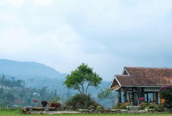 Гостиница Hilltop Camp by TwoSpaces, Lembang