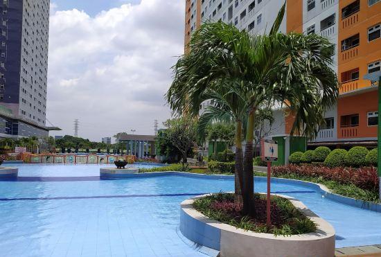 Hotel 2BR Apt Green Pramuka w/ WiFi, Netflix and Pool by 2ndHome