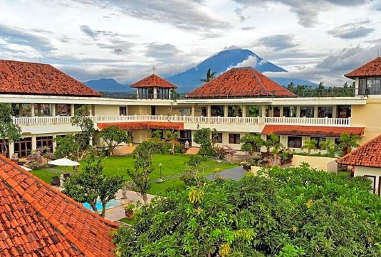 Гостиница Taman Surgawi Resort & Spa
