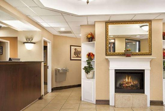 Гостиница Days Inn by Wyndham Weldon/Roanoke Rapids