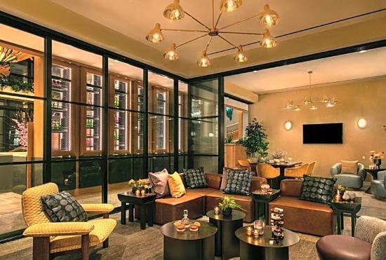 Гостиница Moxy Brooklyn Williamsburg
