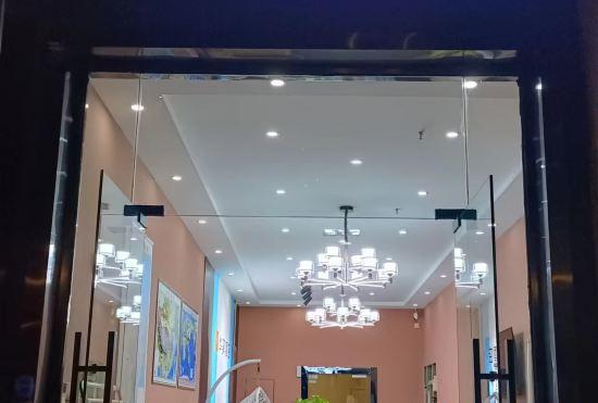 Rujia Huayi Hotel (Feidong High speed Railway Station Feidong No.1 Middle School Branch)