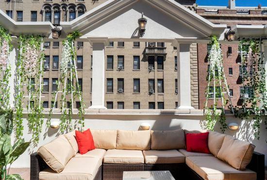 Гостиница Gorgeous Triplex w/ Roof Deck - Luxury Stay