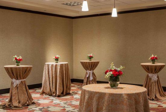 Гостиница Hilton Garden Inn El Paso / University