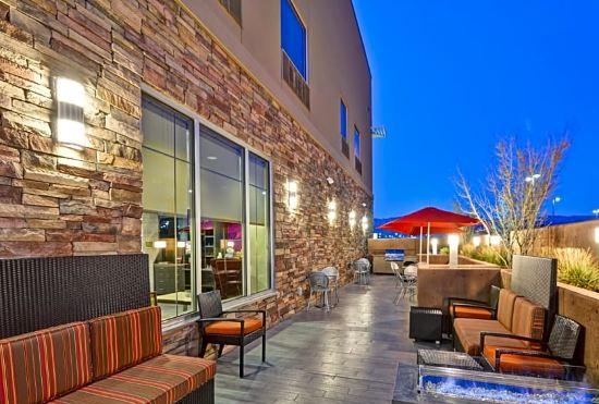 Гостиница Home 2 Suites by Hilton Albuquerque / Downtown - University