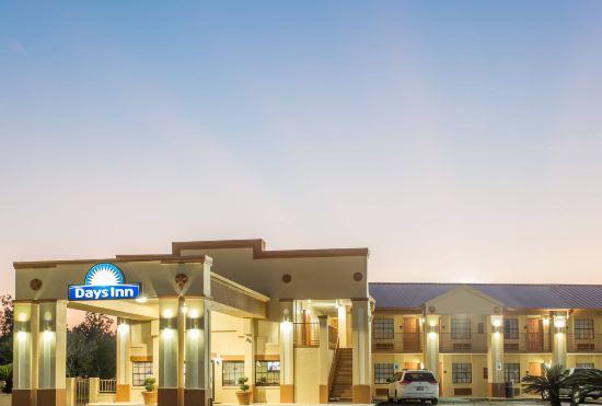 Гостиница Baymont by Wyndham Tallahassee