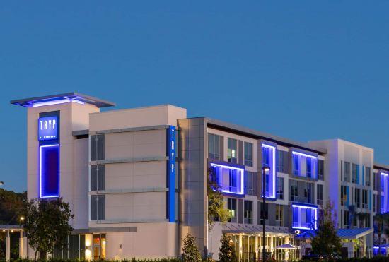 Гостиница Super 8 by Wyndham Houston NW Beltway 8/West Rd