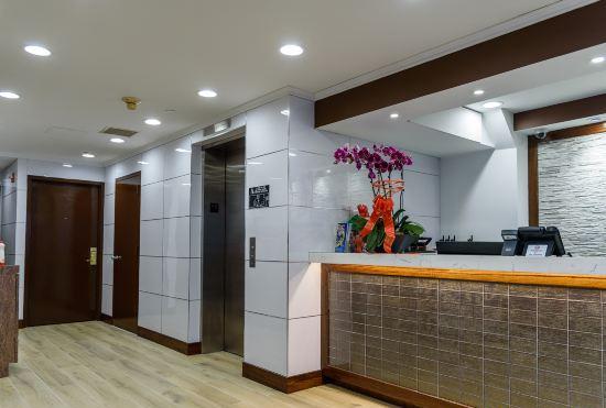 Гостиница Flushing Central Hotel 88
