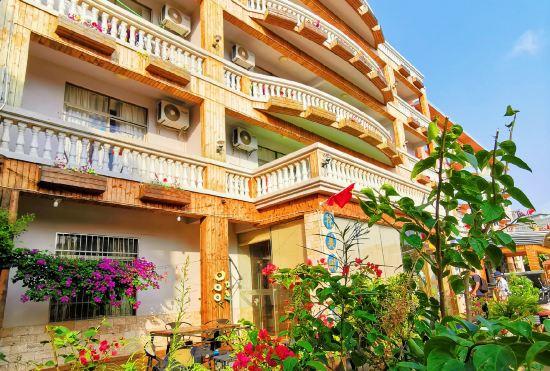 Feronia Hotel (Beihai Weizhou Island)