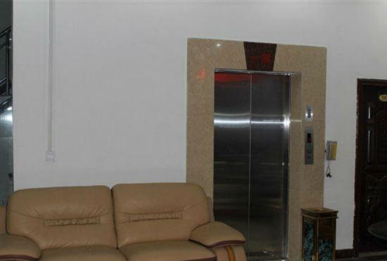 Гостиница Hezhou Huangyao Longquan Business Hotel